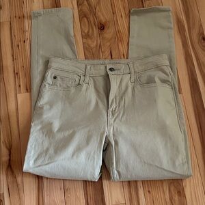 Arizona Jean Company Women’s Skinny Jeans in Light Khaki